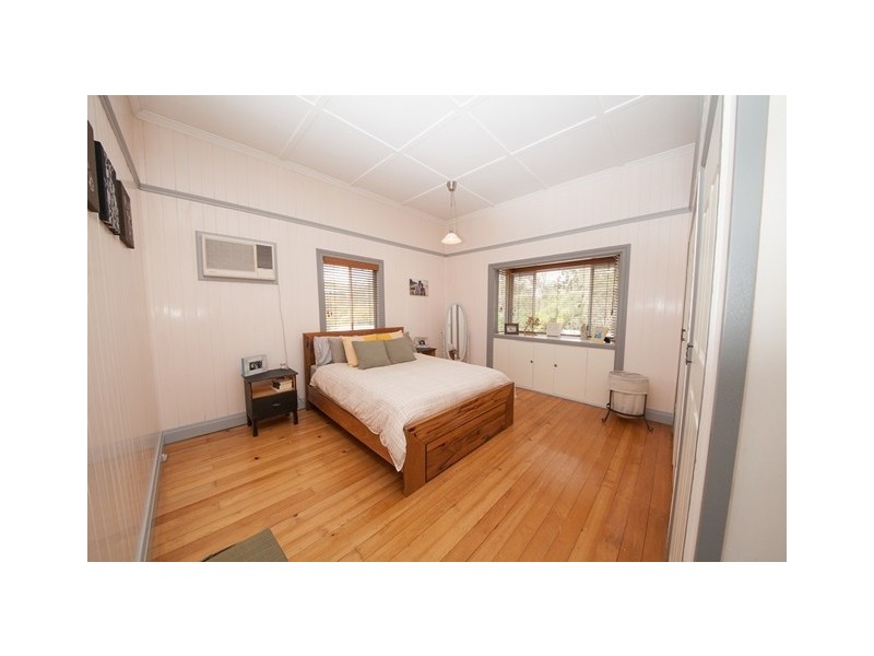 10 Cranes Road, North Ipswich QLD 4305