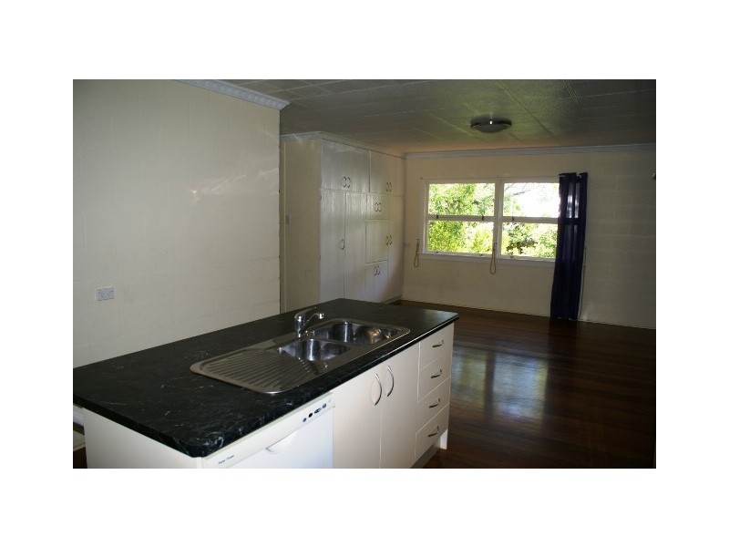 2A Chamberlain Street, Sadliers Crossing QLD 4305