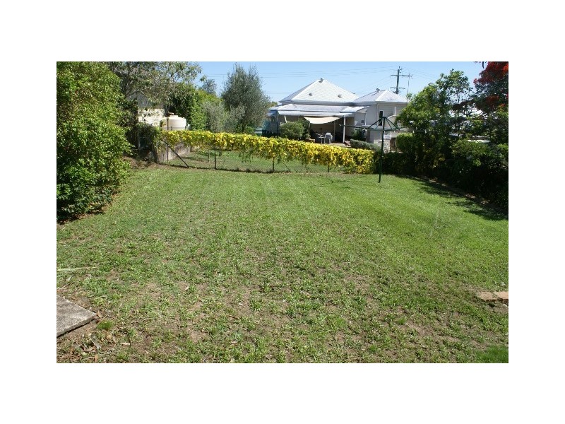 2A Chamberlain Street, Sadliers Crossing QLD 4305