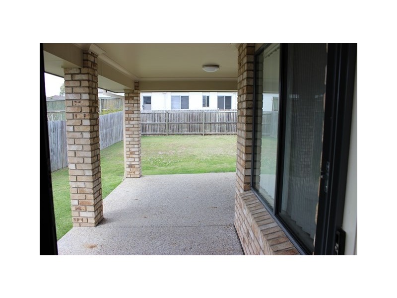 92 Jacaranda Drive, Yamanto QLD 4305