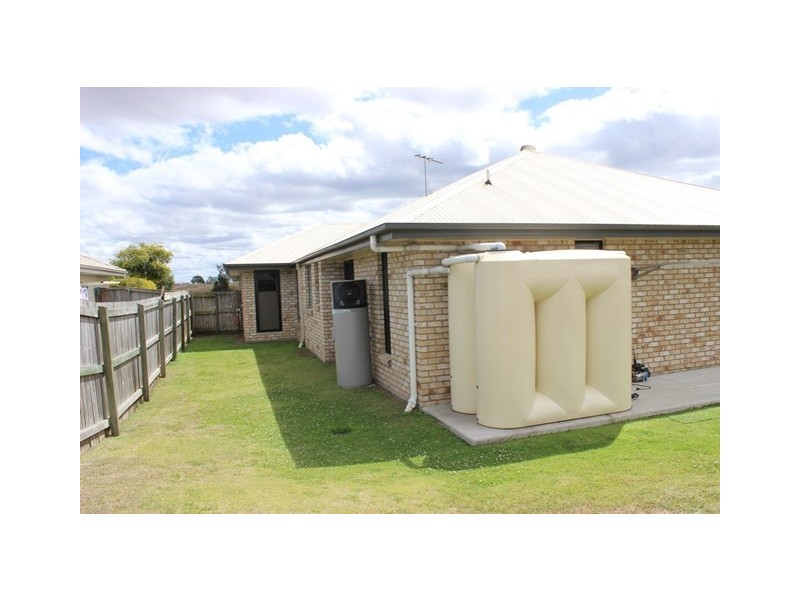 92 Jacaranda Drive, Yamanto QLD 4305