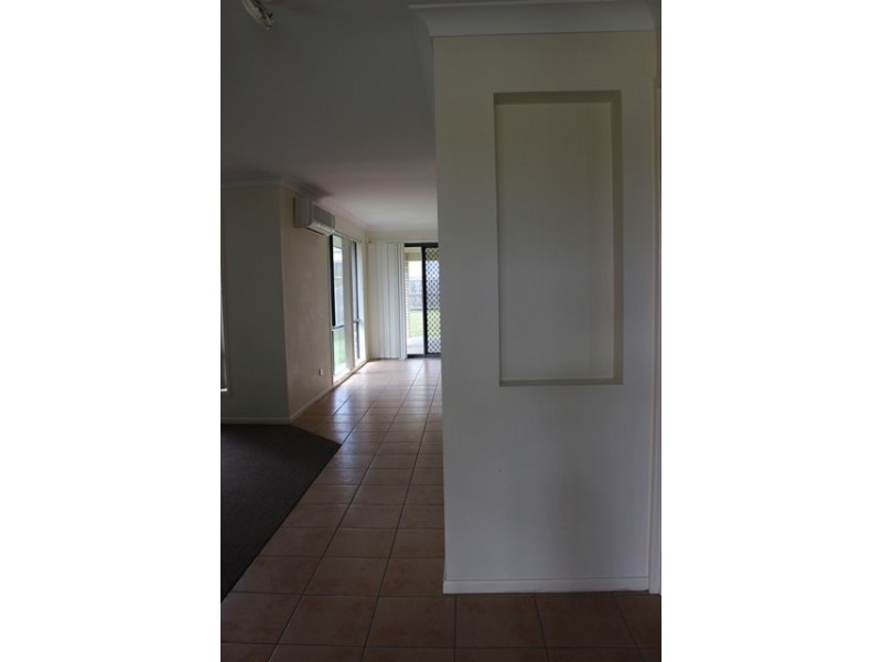 92 Jacaranda Drive, Yamanto QLD 4305