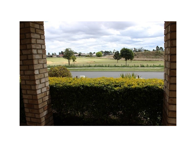 92 Jacaranda Drive, Yamanto QLD 4305