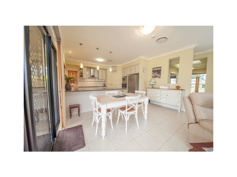 1 Pinto Place, Pine Mountain QLD 4306