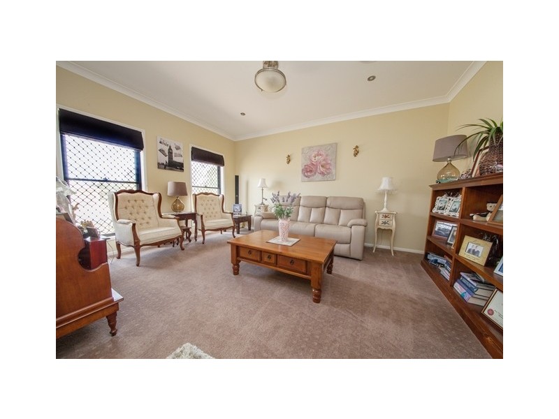 1 Pinto Place, Pine Mountain QLD 4306
