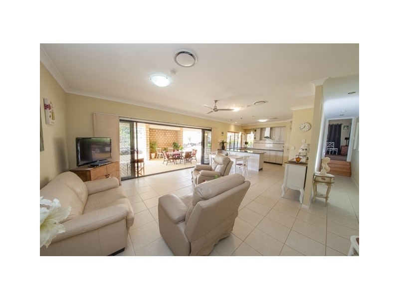 1 Pinto Place, Pine Mountain QLD 4306