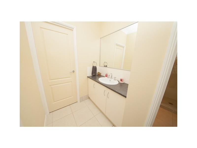 1 Pinto Place, Pine Mountain QLD 4306