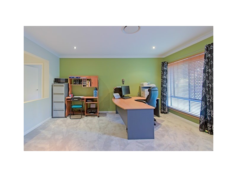 68 Cabernet Crescent, Pine Mountain QLD 4306