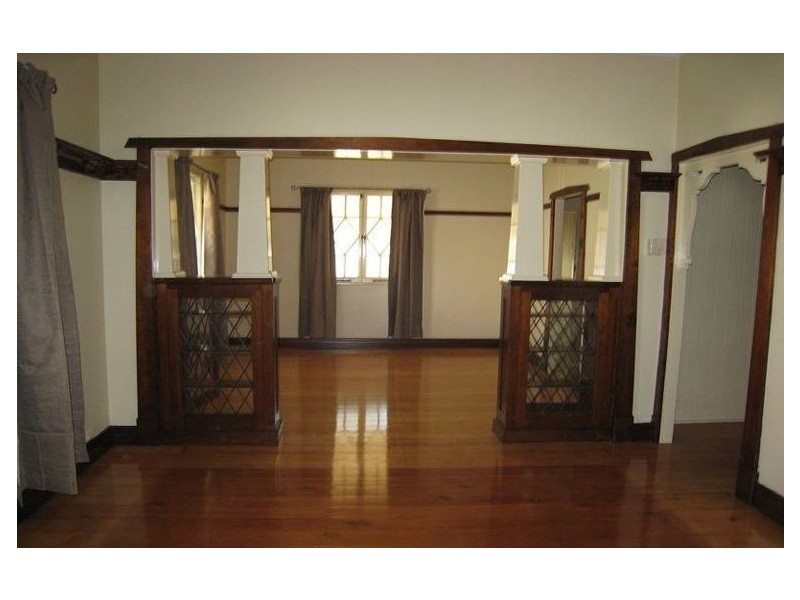 75 Warwick Road, Ipswich QLD 4305