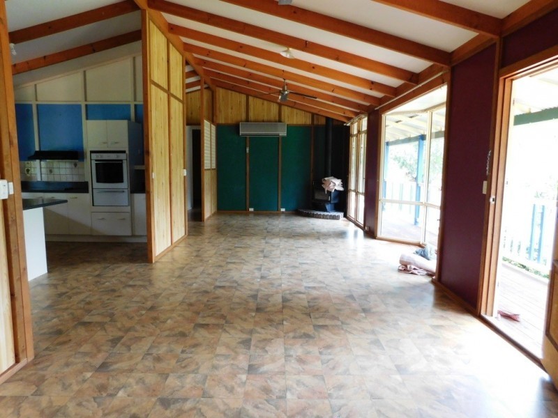 109 Lockyer View Road, Wivenhoe Pocket QLD 4306