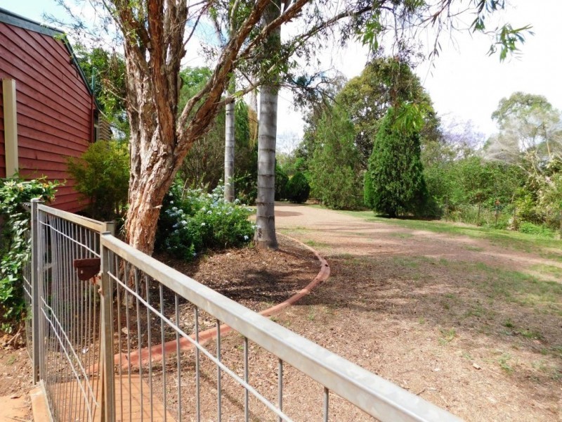 109 Lockyer View Road, Wivenhoe Pocket QLD 4306