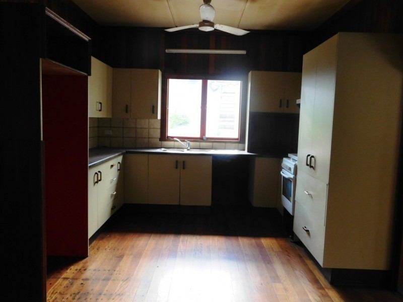 18 Hooper Street, West Ipswich QLD 4305