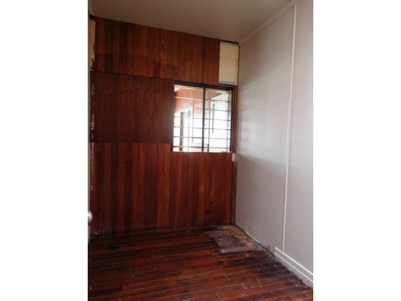 18 Hooper Street, West Ipswich QLD 4305