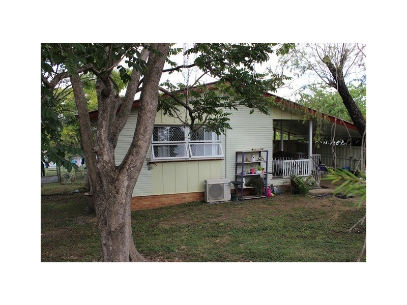 37 Blaxland Street, Eastern Heights QLD 4305
