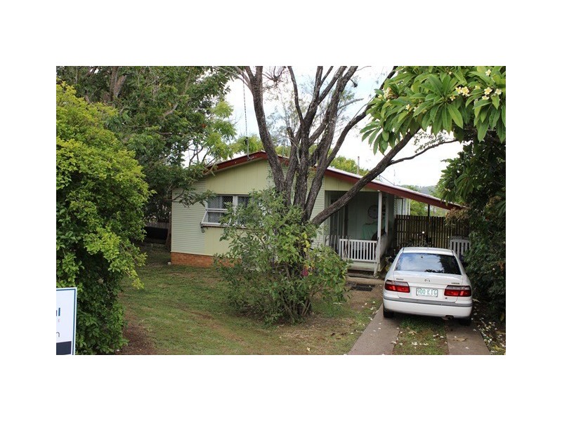 37 Blaxland Street, Eastern Heights QLD 4305