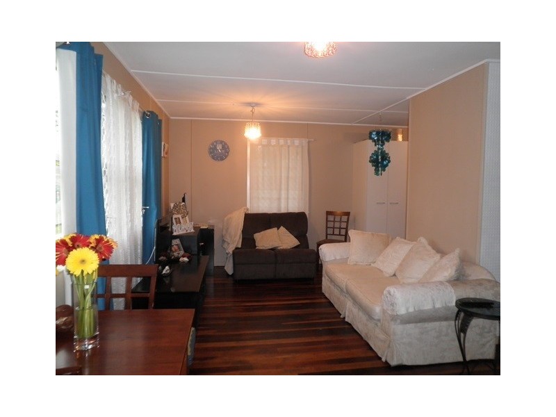 37 Blaxland Street, Eastern Heights QLD 4305