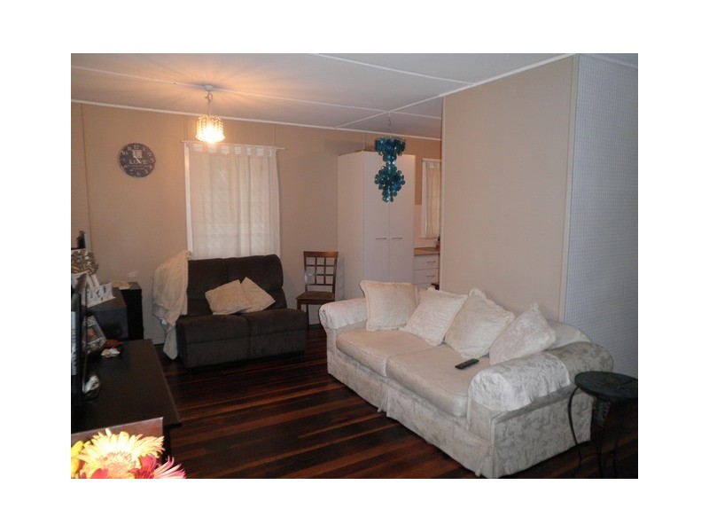 37 Blaxland Street, Eastern Heights QLD 4305