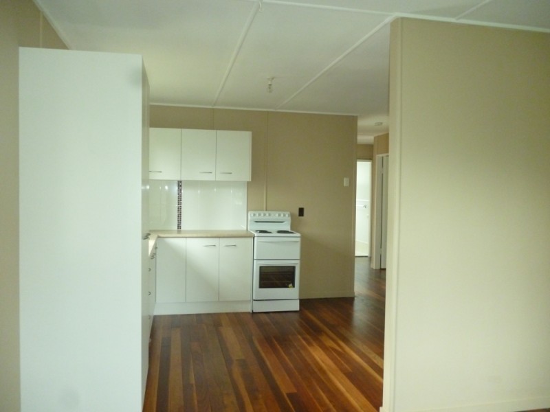 37 Blaxland Street, Eastern Heights QLD 4305