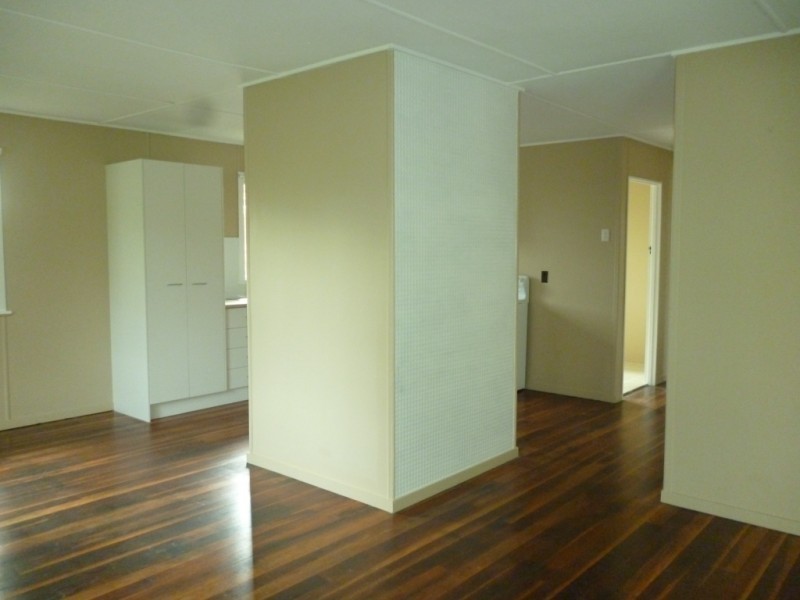 37 Blaxland Street, Eastern Heights QLD 4305