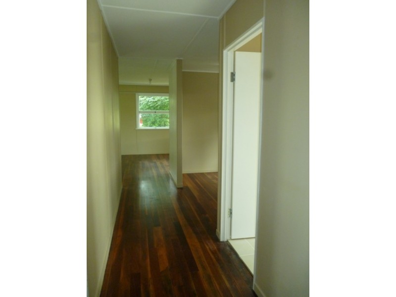 37 Blaxland Street, Eastern Heights QLD 4305