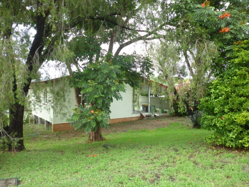 37 Blaxland Street, Eastern Heights QLD 4305