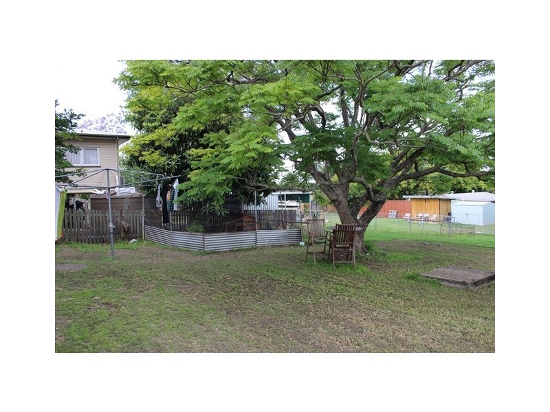 37 Blaxland Street, Eastern Heights QLD 4305