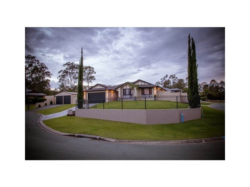 1 Yellowstone Court, Flinders View QLD 4305