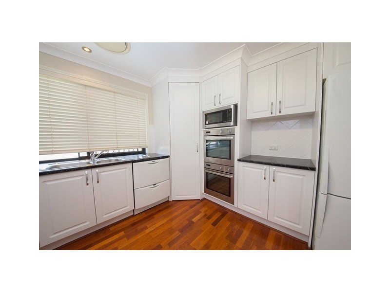 1 Yellowstone Court, Flinders View QLD 4305