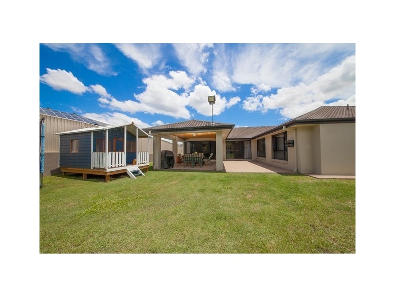 1 Yellowstone Court, Flinders View QLD 4305