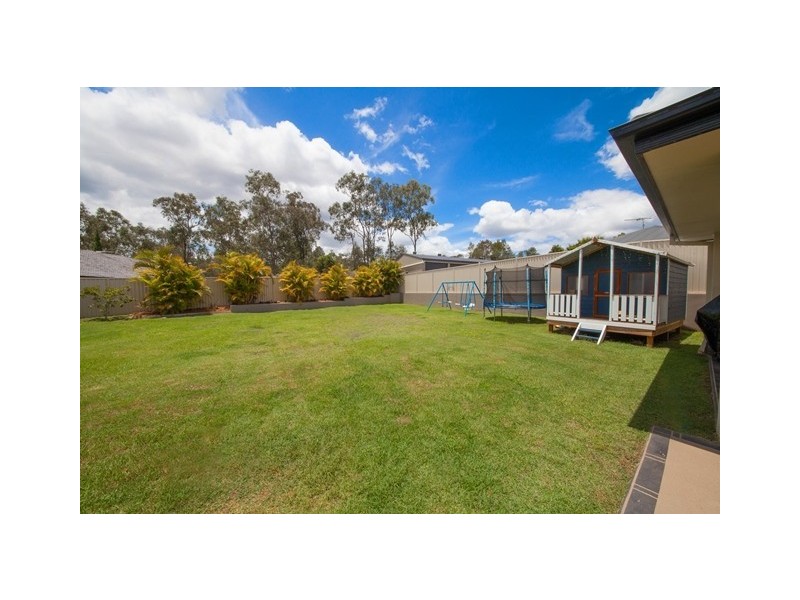 1 Yellowstone Court, Flinders View QLD 4305