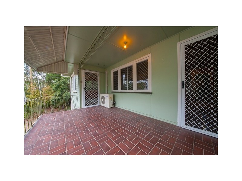4 Emerald Street, Brassall QLD 4305