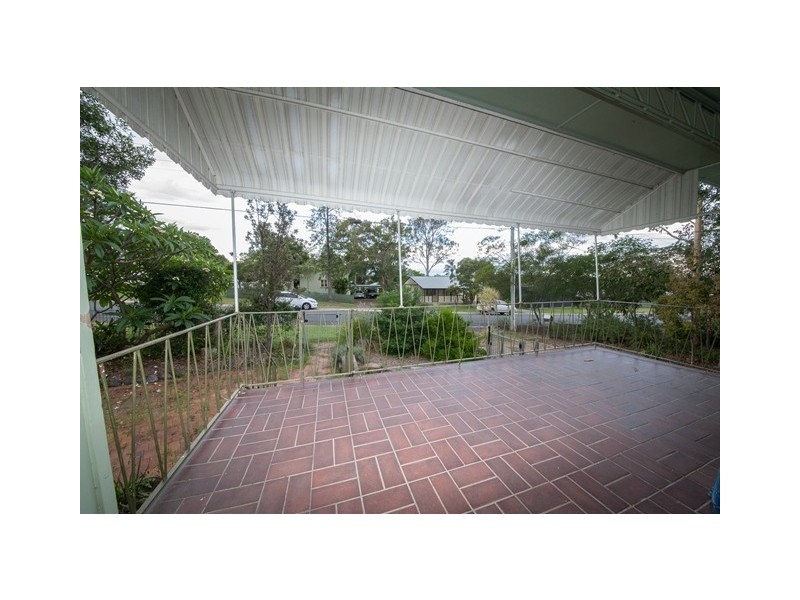 4 Emerald Street, Brassall QLD 4305