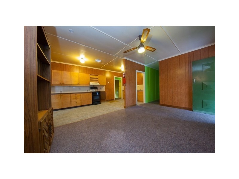 4 Emerald Street, Brassall QLD 4305