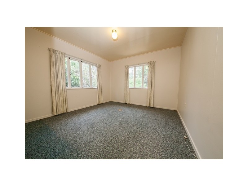 4 Emerald Street, Brassall QLD 4305