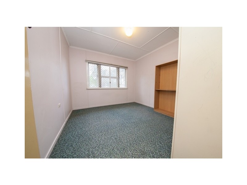 4 Emerald Street, Brassall QLD 4305