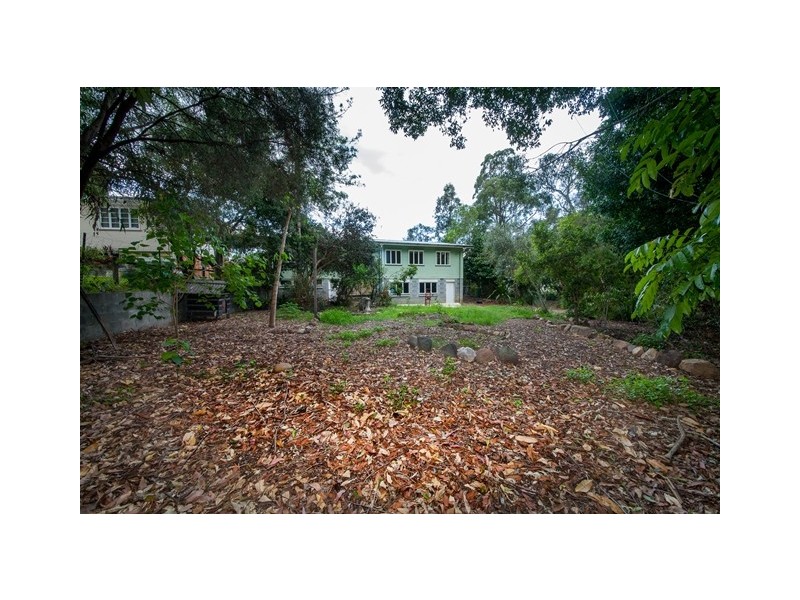 4 Emerald Street, Brassall QLD 4305