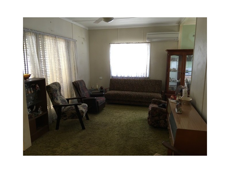 195 Blackstone Road, Silkstone QLD 4304
