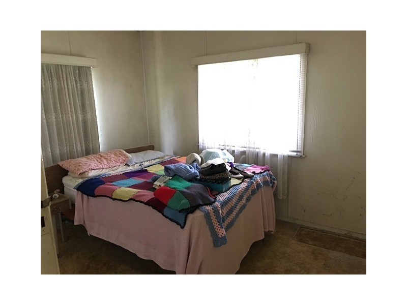 195 Blackstone Road, Silkstone QLD 4304