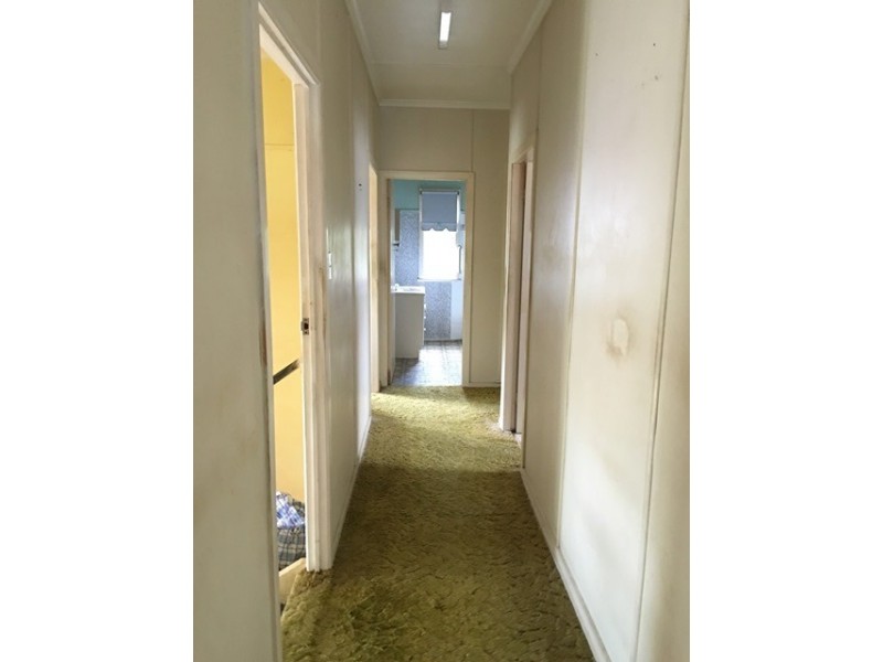 195 Blackstone Road, Silkstone QLD 4304