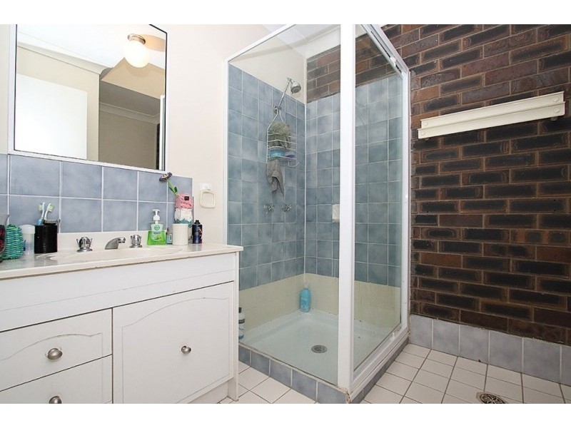 2/160 Glebe Road, Booval QLD 4304