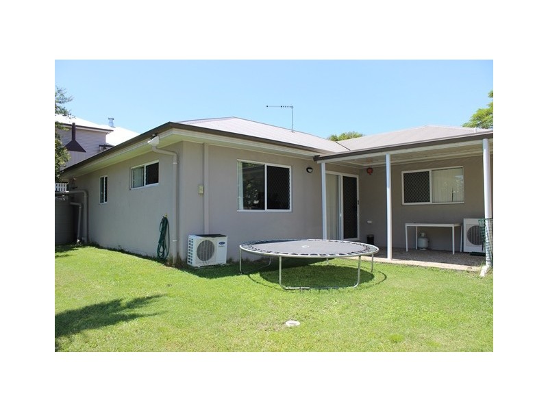 15A Eileen Street, Booval QLD 4304