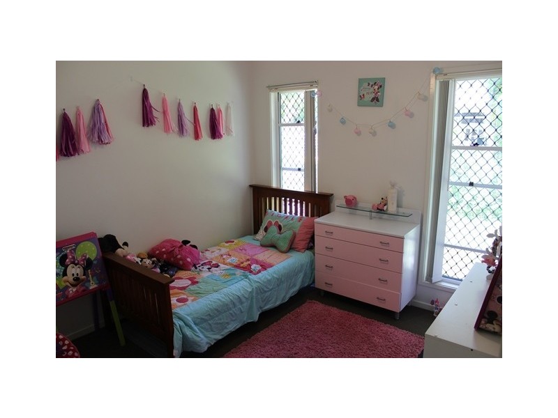 15A Eileen Street, Booval QLD 4304