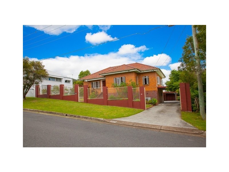 27 Hamilton Street, Booval QLD 4304