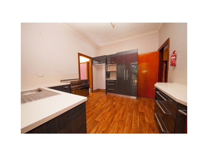27 Hamilton Street, Booval QLD 4304