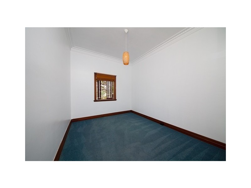 27 Hamilton Street, Booval QLD 4304
