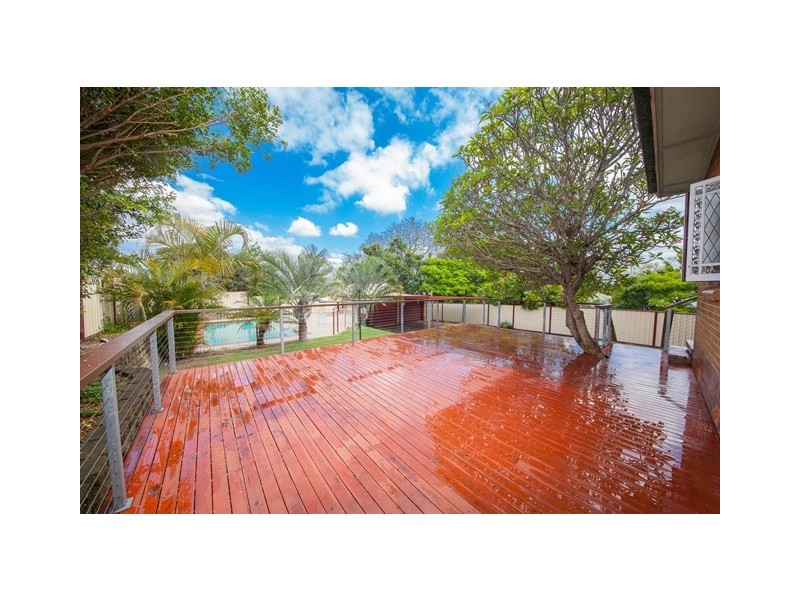 27 Hamilton Street, Booval QLD 4304