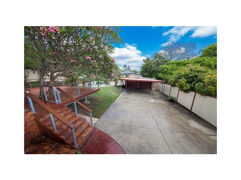 27 Hamilton Street, Booval QLD 4304
