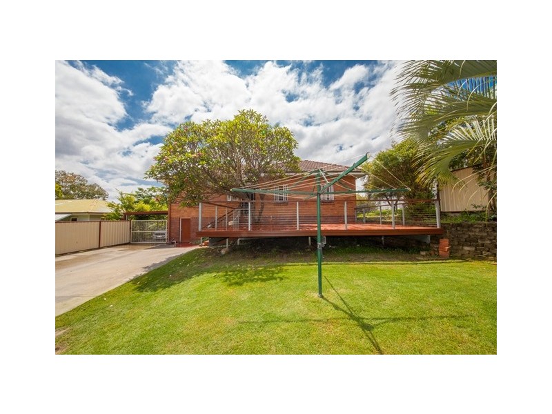 27 Hamilton Street, Booval QLD 4304
