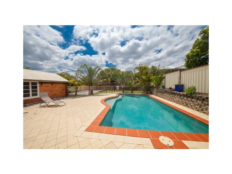 27 Hamilton Street, Booval QLD 4304