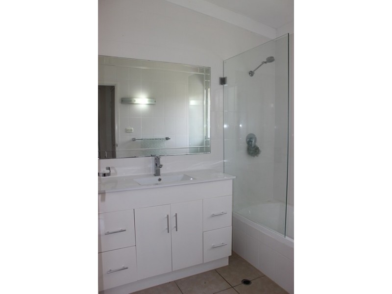 6 Pitt Street, Churchill QLD 4305